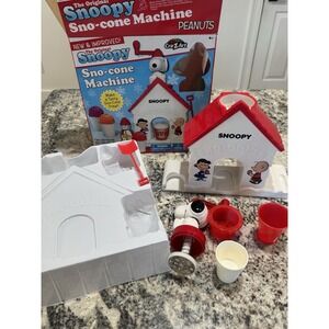 Snoopy Sno-Cone Machine The Original Cra-Z-Art New & Improved Unused in box